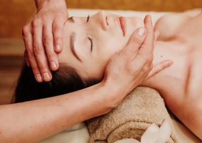 Japoniškas terapinis veido masažas Kobido